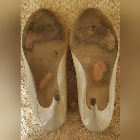 Jessica Simpson Natural Cream Patent Leather Womens Size 8. - Picture 6 of 6